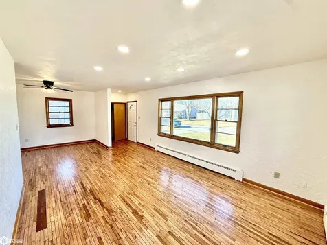 122 N Johnson Avenue Ottumwa IA 52501