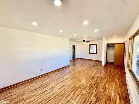 122 N Johnson Avenue Ottumwa IA 52501