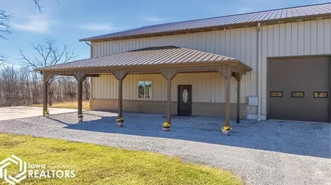 886 Henik Road Mount Vernon IA 52314