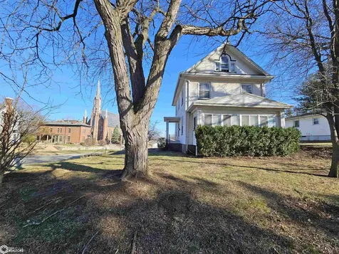 212 S 7th Street Burlington IA 52601