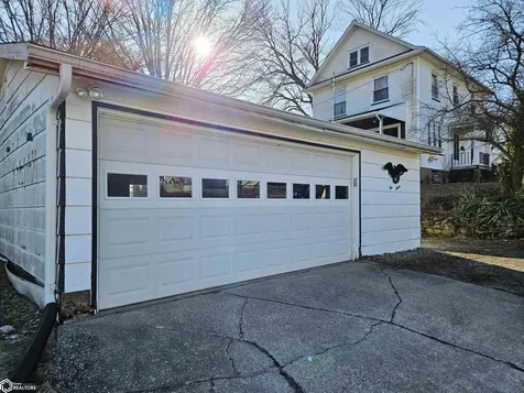 212 S 7th Street Burlington IA 52601
