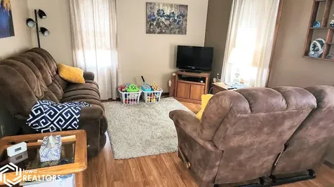 935 11th Street NE Mason City IA 50401