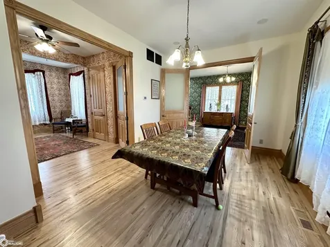 1316 4th Avenue Grinnell IA 50112