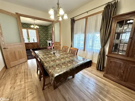 1316 4th Avenue Grinnell IA 50112