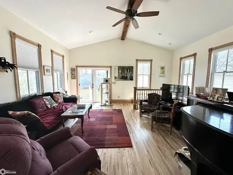 1316 4th Avenue Grinnell IA 50112