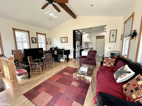 1316 4th Avenue Grinnell IA 50112