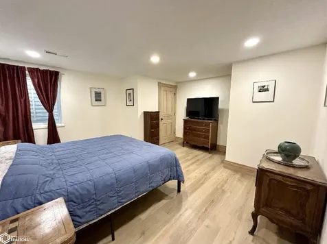 1316 4th Avenue Grinnell IA 50112