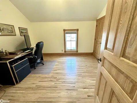 1316 4th Avenue Grinnell IA 50112