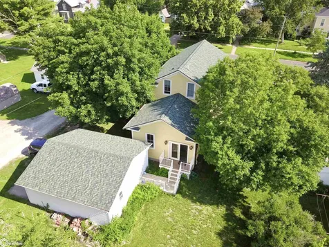 1316 4th Avenue Grinnell IA 50112