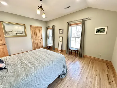 1316 4th Avenue Grinnell IA 50112