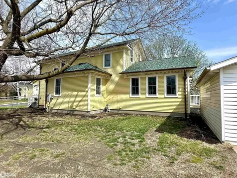 1316 4th Avenue Grinnell IA 50112