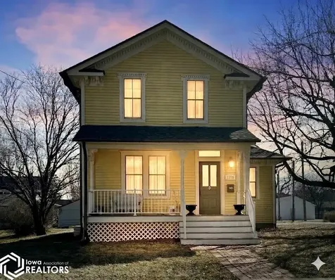 1316 4th Avenue Grinnell IA 50112
