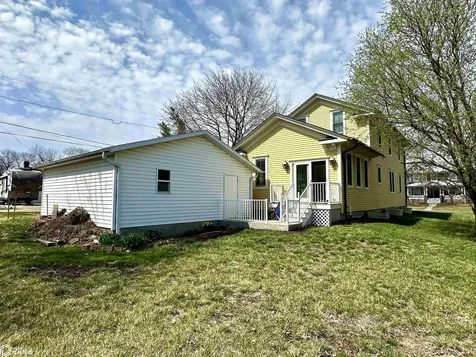 1316 4th Avenue Grinnell IA 50112