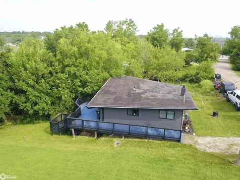 1305 & 1308 Holiday Lane Brooklyn IA 52211