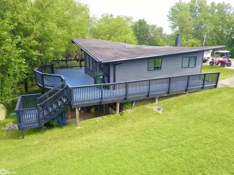 1305 & 1308 Holiday Lane Brooklyn IA 52211
