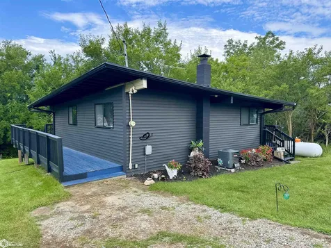1305 & 1308 Holiday Lane Brooklyn IA 52211