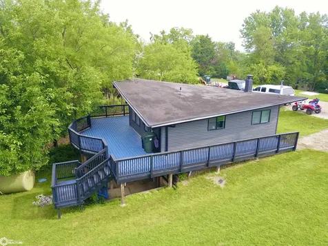 1305 & 1308 Holiday Lane Brooklyn IA 52211