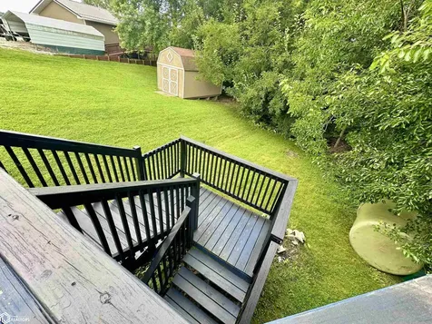 1305 & 1308 Holiday Lane Brooklyn IA 52211