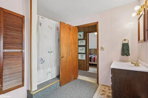 111 Elm Road Montezuma IA 50171-8424