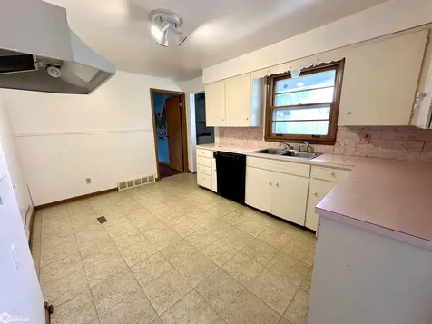 316 8th Avenue Grinnell IA 50112