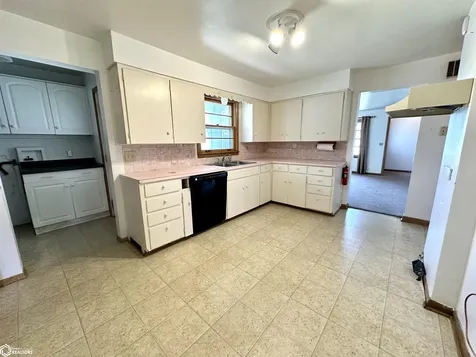 316 8th Avenue Grinnell IA 50112