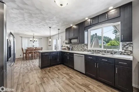 209 N Walnut Street Winfield IA 52659