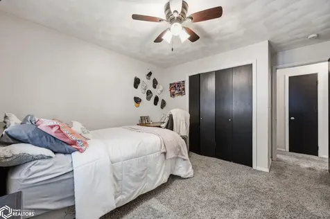 209 N Walnut Street Winfield IA 52659