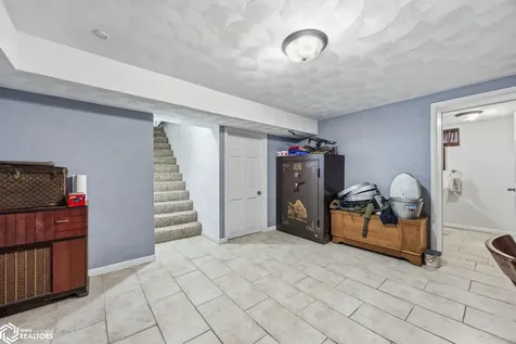209 N Walnut Street Winfield IA 52659
