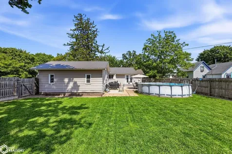 209 N Walnut Street Winfield IA 52659