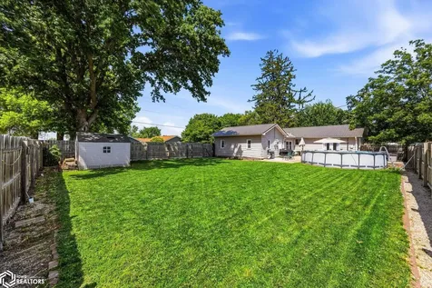 209 N Walnut Street Winfield IA 52659
