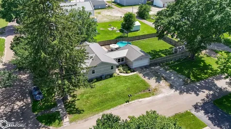 209 N Walnut Street Winfield IA 52659
