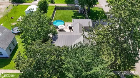209 N Walnut Street Winfield IA 52659