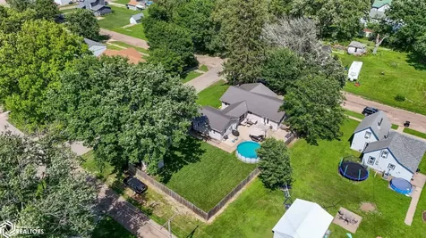 209 N Walnut Street Winfield IA 52659