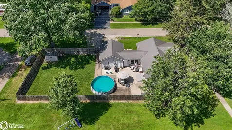 209 N Walnut Street Winfield IA 52659