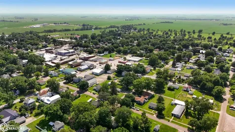 209 N Walnut Street Winfield IA 52659