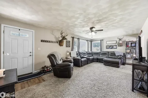 209 N Walnut Street Winfield IA 52659