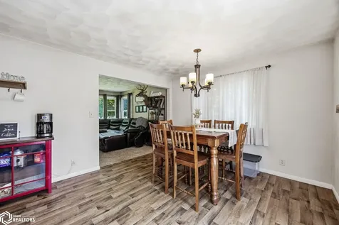 209 N Walnut Street Winfield IA 52659