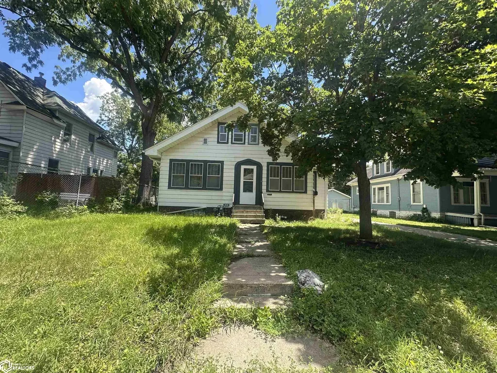 925 N Pennsylvania Avenue Mason City IA 50401