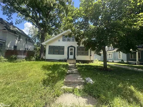 925 N Pennsylvania Avenue Mason City IA 50401