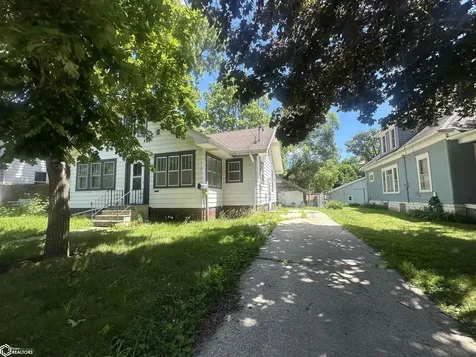 925 N Pennsylvania Avenue Mason City IA 50401