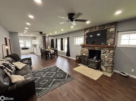 315 7th Street Gladbrook IA 50635