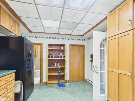 910 1st Avenue E Oskaloosa IA 52577