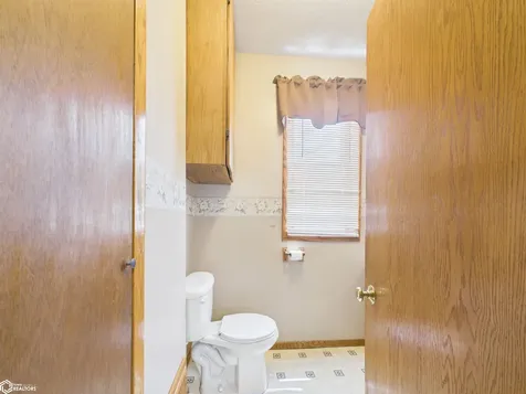 910 1st Avenue E Oskaloosa IA 52577