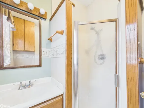 910 1st Avenue E Oskaloosa IA 52577