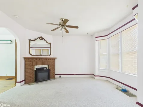 910 1st Avenue E Oskaloosa IA 52577