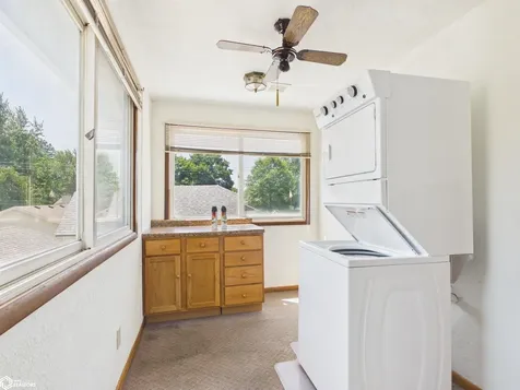 910 1st Avenue E Oskaloosa IA 52577
