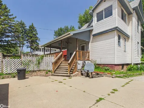 910 1st Avenue E Oskaloosa IA 52577