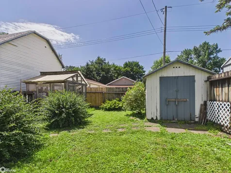 910 1st Avenue E Oskaloosa IA 52577