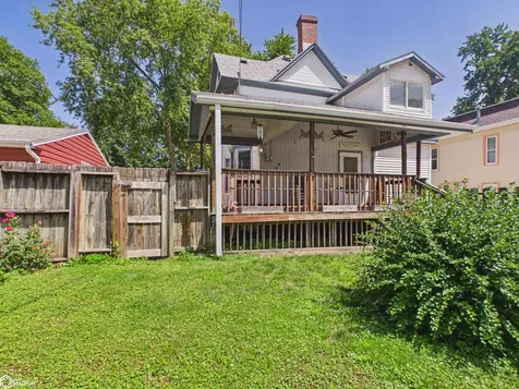910 1st Avenue E Oskaloosa IA 52577