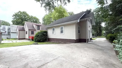 1112 W State Street Mason City IA 50401